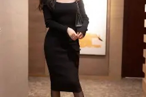 百万粉丝女网红晒捐款1047万截图并回应：两位粉丝捐出1千万个人捐了47万