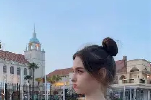 三名女生徒步送物资遭质疑莫让善意陷入反复自证