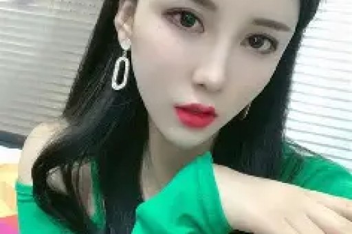 刘晓庆五一现身河南不要一分钱出场费只为宣传名胜古迹